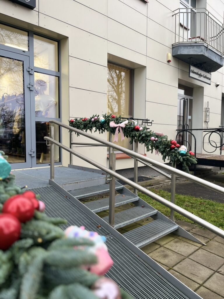 Kalėdinis fasado dekoras „Subtilios Kalėdos“