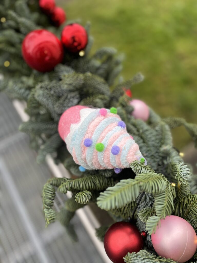 Kalėdinis fasado dekoras „Subtilios Kalėdos“